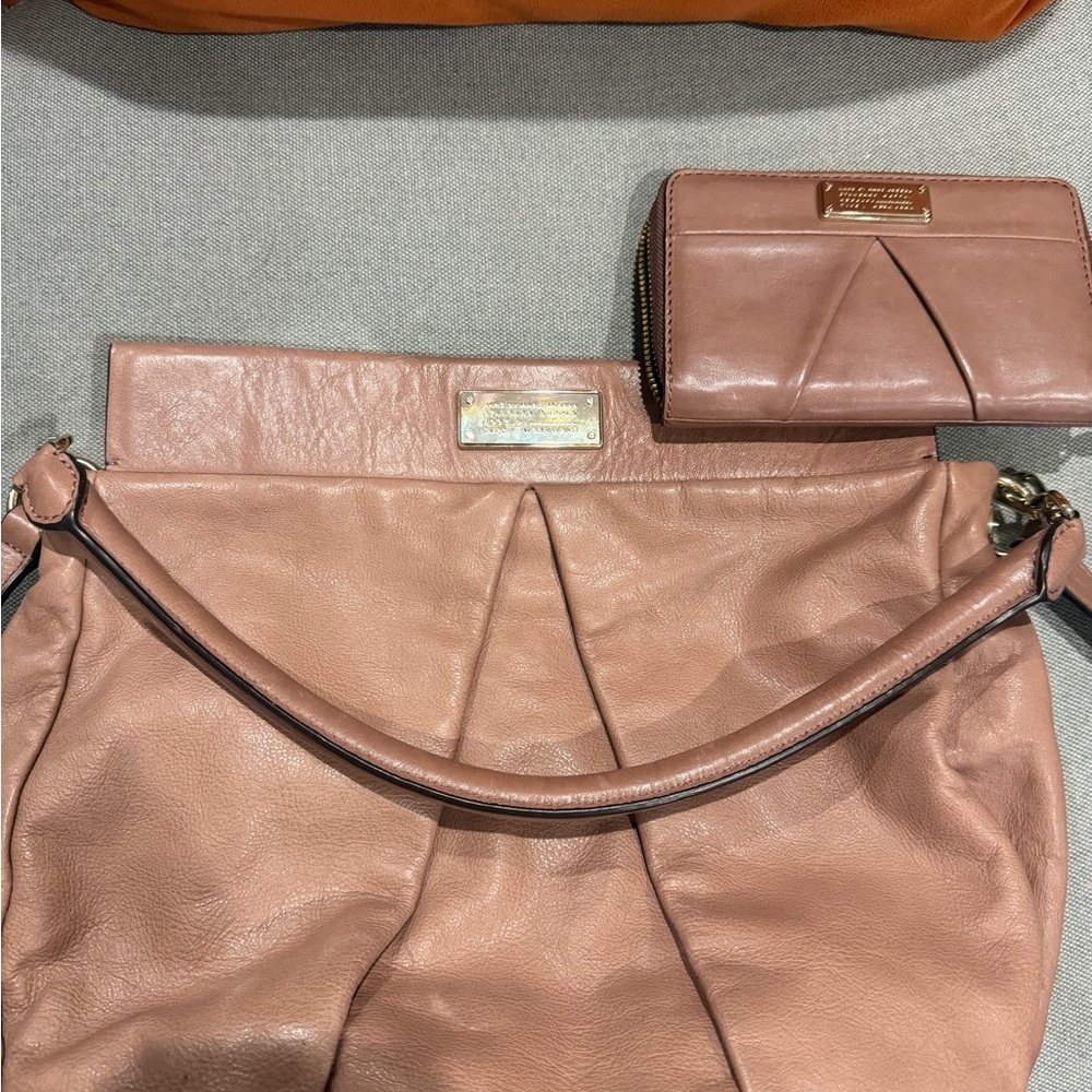 Marc by Marc Jacobs Elegant Pink Leather Women's Bag and Walet set